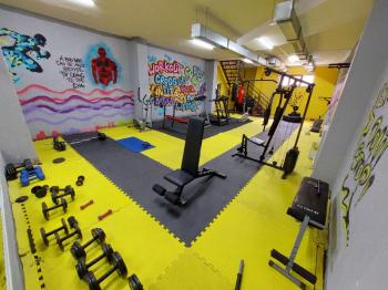 EYÜPSULTAN BUTİK SİTE'DE AÇIK-KAPALI OTOPARKLI SPOR SALONLU 2+1