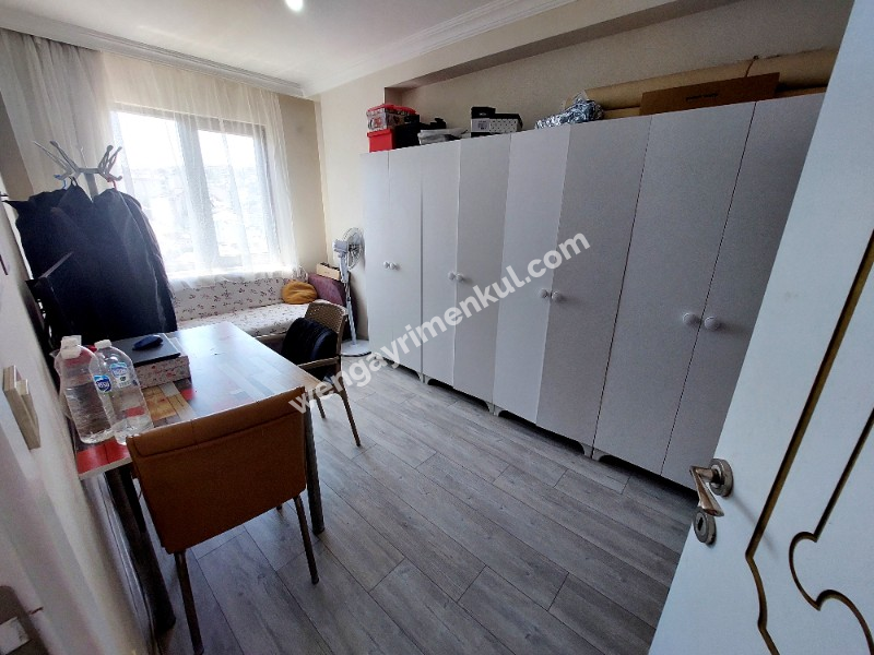 EYÜPSULTAN BUTİK SİTE'DE AÇIK-KAPALI OTOPARKLI SPOR SALONLU 2+1