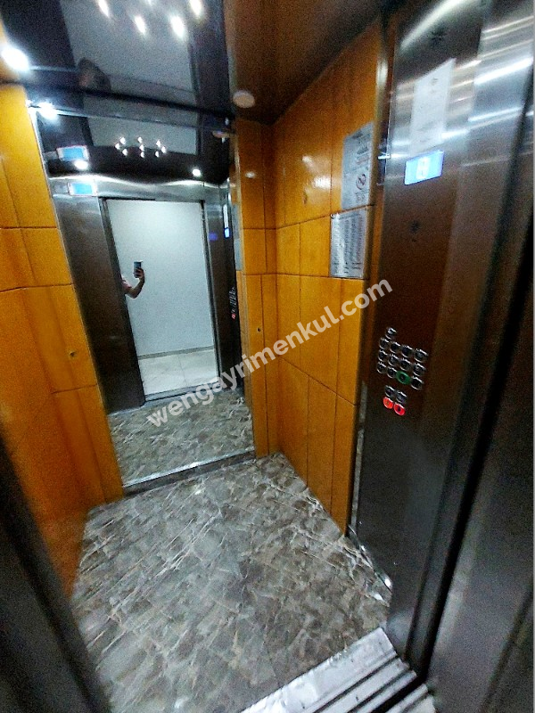 EYÜPSULTAN BUTİK SİTE'DE AÇIK-KAPALI OTOPARKLI SPOR SALONLU 2+1