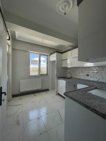 GÜVENAY – ÇORUM GÜLABİBEY MAHELLESİ KAPAKLI' DA SATILIK 3+1 DAİRE