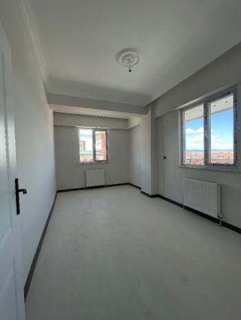 GÜVENAY – ÇORUM GÜLABİBEY MAHELLESİ KAPAKLI' DA SATILIK 3+1 DAİRE