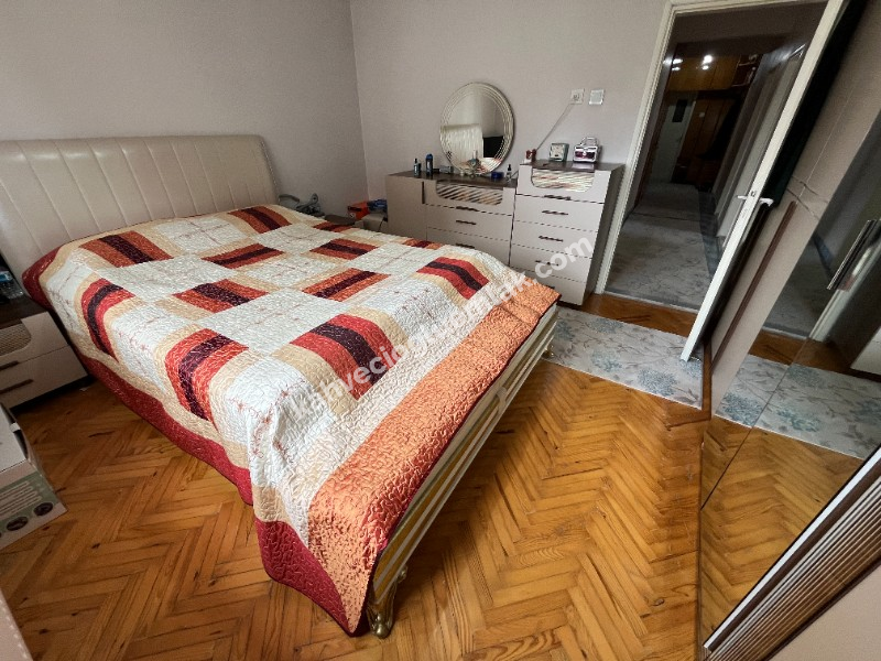 KAHVECİOĞLU EMLAK'DAN YENİŞEHİR SATILIK DAİRE
