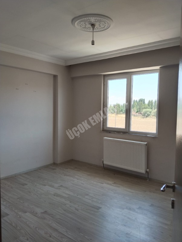 AFYON ÜÇOK EMLAKTAN MAREŞAL DE KİRALIK SIFIR AYARINDA LÜX 3+1 KİRALIK DAİRE
