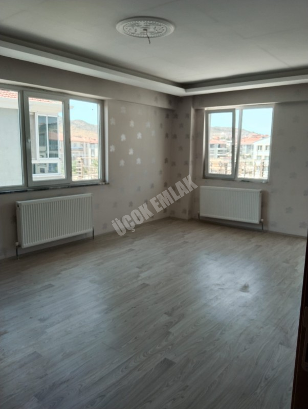 AFYON ÜÇOK EMLAKTAN MAREŞAL DE KİRALIK SIFIR AYARINDA LÜX 3+1 KİRALIK DAİRE