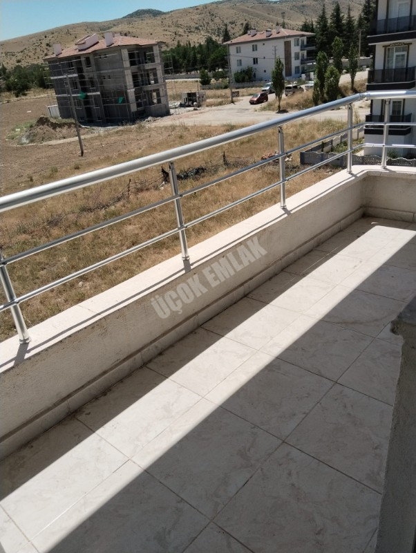 AFYON ÜÇOK EMLAKTAN MAREŞAL DE KİRALIK SIFIR AYARINDA LÜX 3+1 KİRALIK DAİRE