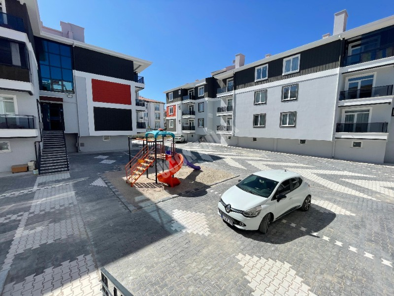 AFYON ÜÇOK EMLAKTAN KANLICA MAH SATILIK 3+1 SIFIR LÜX 1 KAT DAİRE