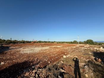 ASLAN'DAN BATI SANDAL DA DENİZ MANZARALI VİLLA İMARLI PARSELLER