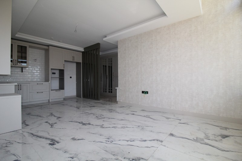 ASLAN'DAN MEZİTLİ MERKEZ MAH DE SİTE İÇİ HAVUZLU LÜKS 2+1