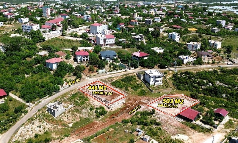 ASLAN'DAN ASLANLI DA MERKEZİ KONUMDA VİLLA İMARLI PARSELLER