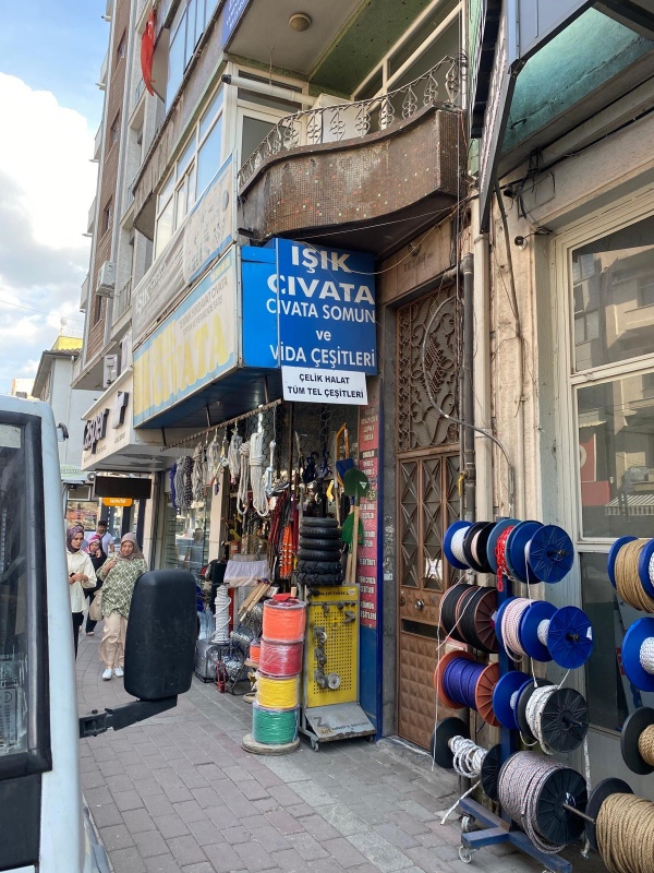 DijitalEmlak’tan Kent Meydanına yakın Uluyol Caddesinde Satılık 80 m2 Kıymetli Dükkan. 