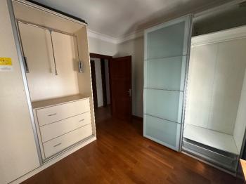 FENERYOLU’NDA MÜKEMMEL KONUMDA KİRALIK EBV. BANYOLU 3+1