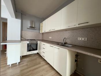 Yoğurtçu Parkına Yakın, Bakımlı, Aydınlık, Köşe Konumda Kiralık 2+1