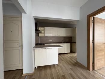 Yoğurtçu Parkına Yakın, Bakımlı, Aydınlık, Köşe Konumda Kiralık 2+1