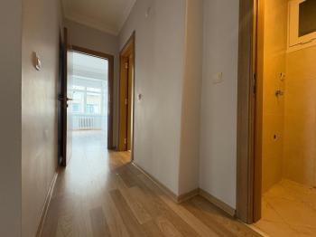 Yoğurtçu Parkına Yakın, Bakımlı, Aydınlık, Köşe Konumda Kiralık 2+1