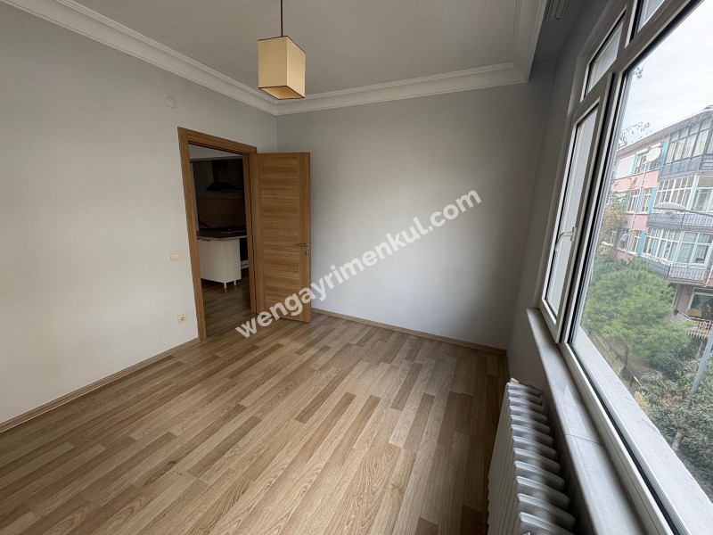 Yoğurtçu Parkına Yakın, Bakımlı, Aydınlık, Köşe Konumda Kiralık 2+1