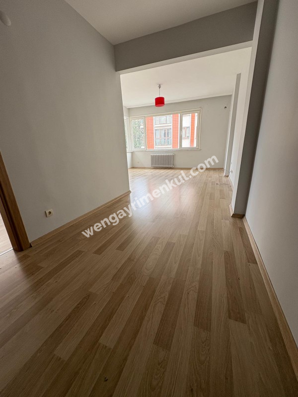 Yoğurtçu Parkına Yakın, Bakımlı, Aydınlık, Köşe Konumda Kiralık 2+1