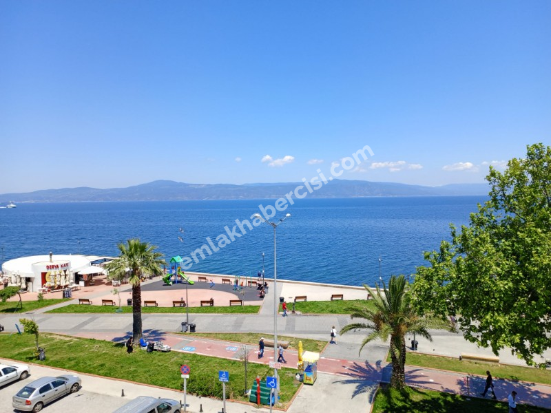 EMLAK HABERCİSİ 'NDEN MUDANYA HALİTPAŞA'DA SAHİLDE ÖN SIRADA PANORAMİK DENİZ MANZARALI 2+1 