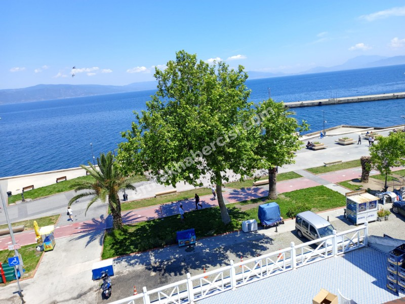 EMLAK HABERCİSİ 'NDEN MUDANYA HALİTPAŞA'DA SAHİLDE ÖN SIRADA PANORAMİK DENİZ MANZARALI 2+1 