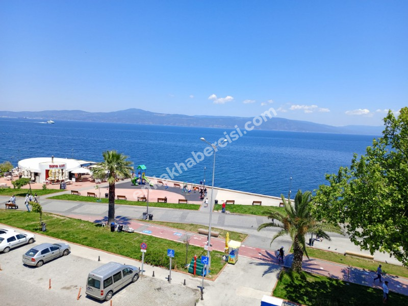 EMLAK HABERCİSİ 'NDEN MUDANYA HALİTPAŞA'DA SAHİLDE ÖN SIRADA PANORAMİK DENİZ MANZARALI 2+1 