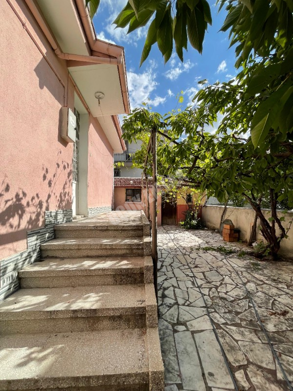 AFYON ÜÇOK EMLAKTAN FATİH MAH SATILIK 325M² ARSA ÜZERİNDE 3+1 MÜSTAKİL EV