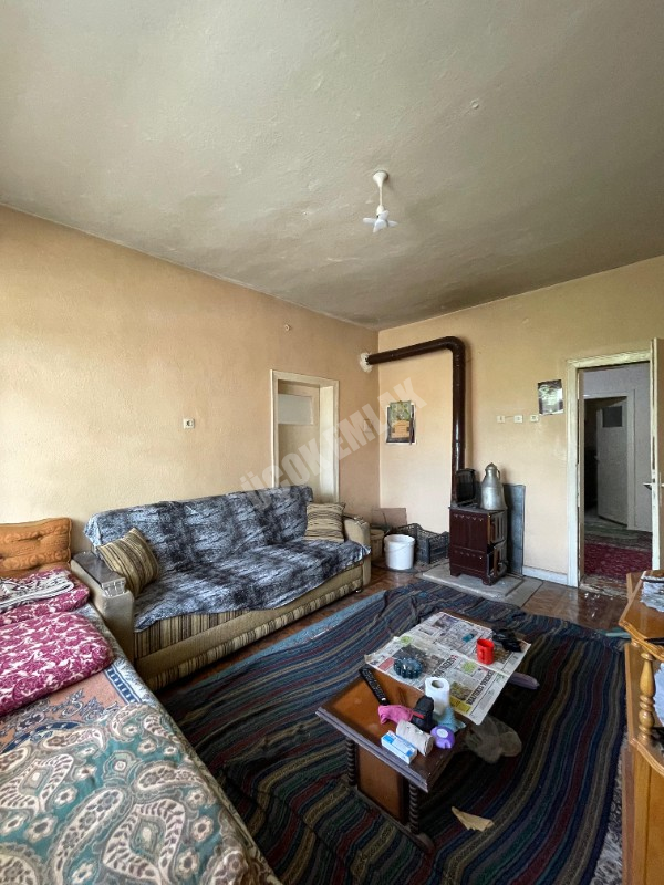 AFYON ÜÇOK EMLAKTAN FATİH MAH SATILIK 325M² ARSA ÜZERİNDE 3+1 MÜSTAKİL EV