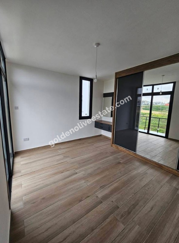 HAMİTKÖY SATILIK 3+1 KÖŞE VİLLA