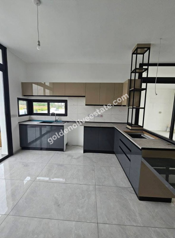HAMİTKÖY SATILIK 3+1 KÖŞE VİLLA