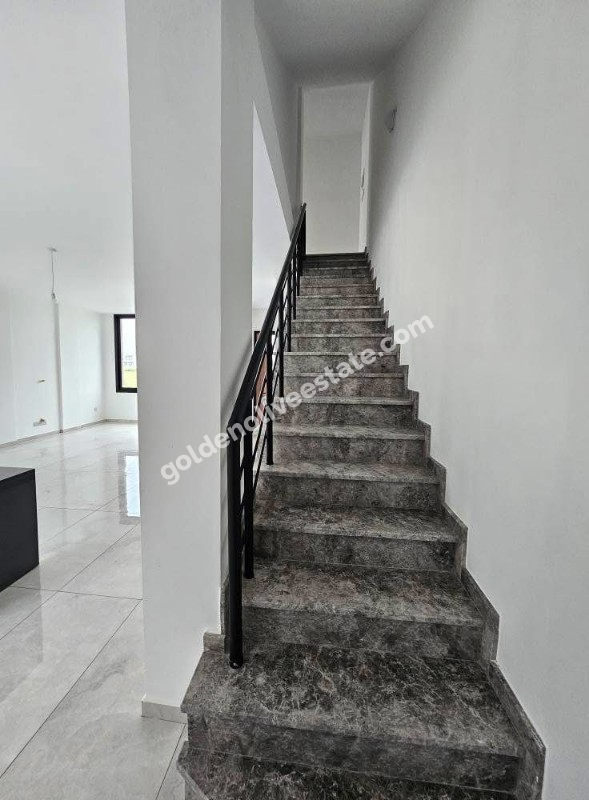 HAMİTKÖY SATILIK 3+1 KÖŞE VİLLA