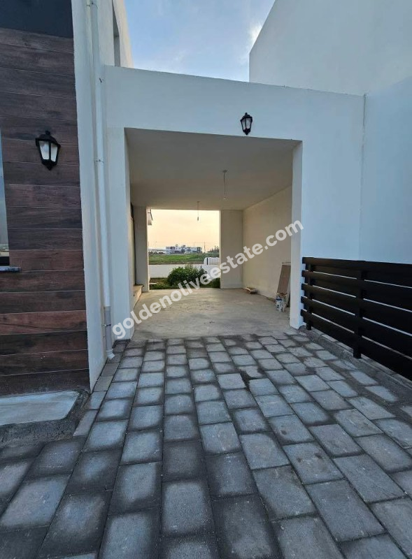 HAMİTKÖY SATILIK 3+1 KÖŞE VİLLA