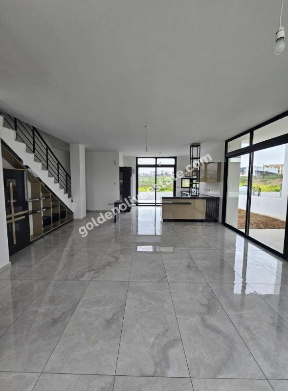 HAMİTKÖY SATILIK 3+1 KÖŞE VİLLA