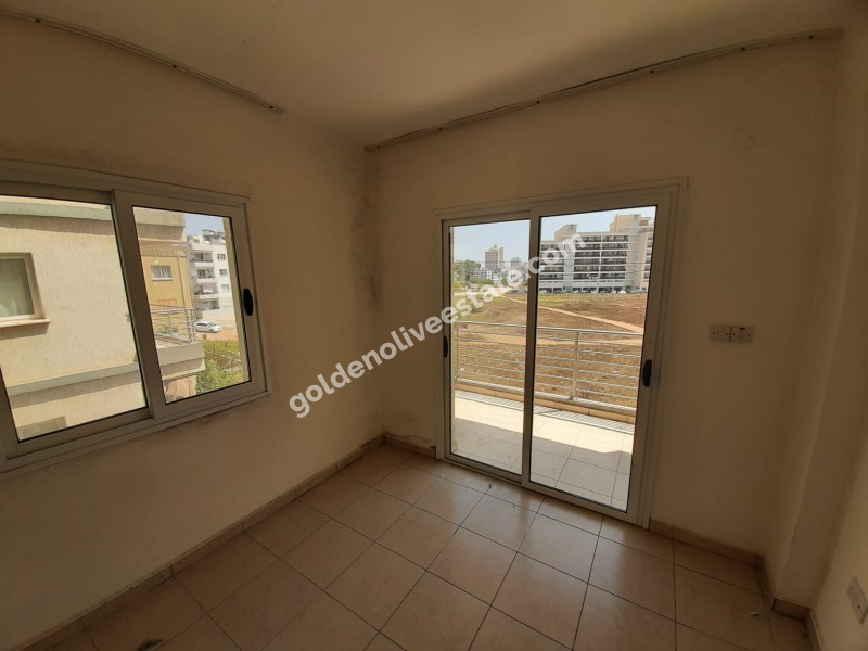 MAĞUSA MERKEZDE SATILIK 3+1 ARAKAT APT. DAİRESİ