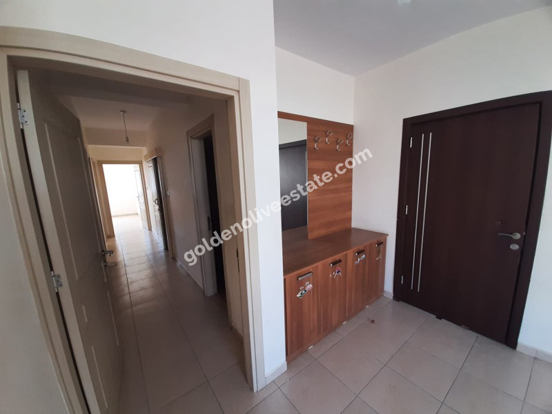 MAĞUSA MERKEZDE SATILIK 3+1 ARAKAT APT. DAİRESİ
