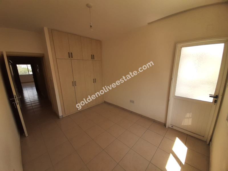 MAĞUSA MERKEZDE SATILIK 3+1 ARAKAT APT. DAİRESİ