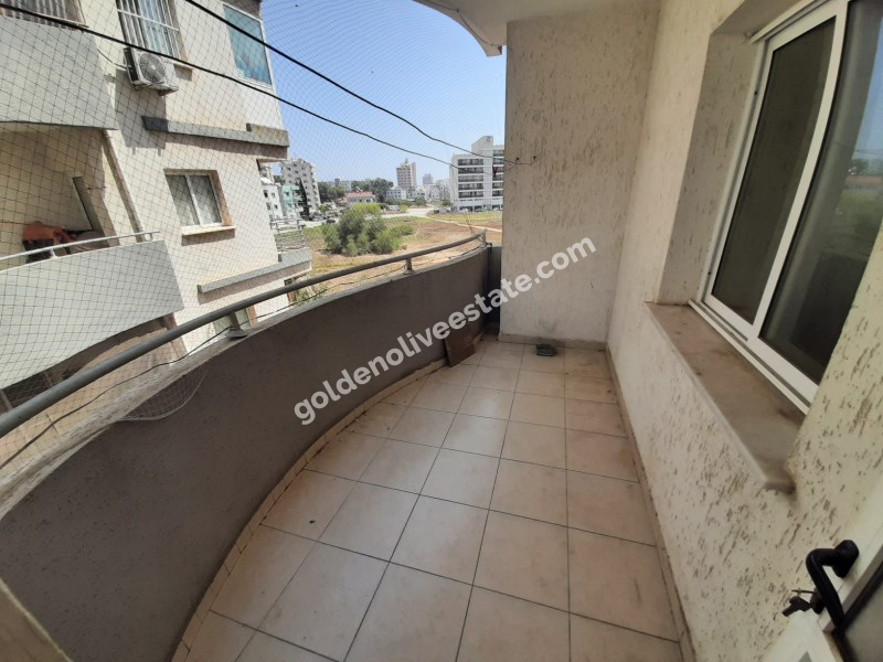 MAĞUSA MERKEZDE SATILIK 3+1 ARAKAT APT. DAİRESİ