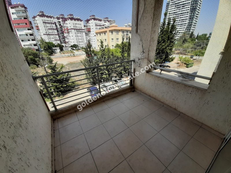 MAĞUSA MERKEZDE SATILIK 3+1 ARAKAT APT. DAİRESİ