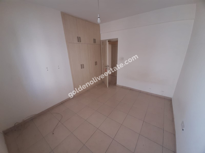 MAĞUSA MERKEZDE SATILIK 3+1 ARAKAT APT. DAİRESİ