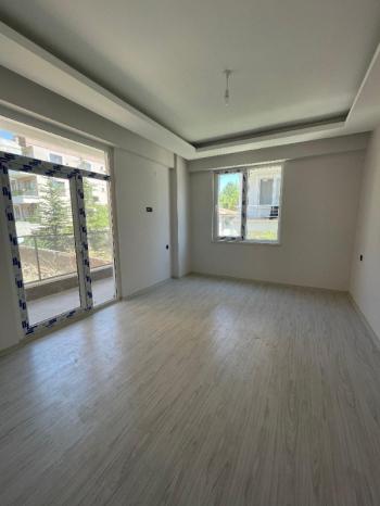 AFYON ÜÇOK EMLAKTAN HARBİŞ GAZİ MAH SATILIK SIFIR 3+1 DAİRELER 