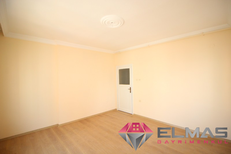 Elmas’tan Menteş’te Deniz Manzaralı Doğalgazlı Bağımsız 3+1