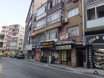 Yeşilyurt Merkezinde Satılık 2 +1 Daire 