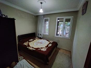 Yeşilyurt Merkezinde Satılık 2 +1 Daire 