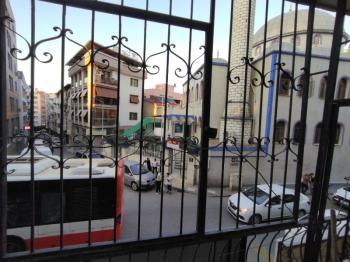 Yeşilyurt Merkezinde Satılık 2 +1 Daire 