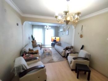Yeşilyurt Merkezinde Satılık 2 +1 Daire 