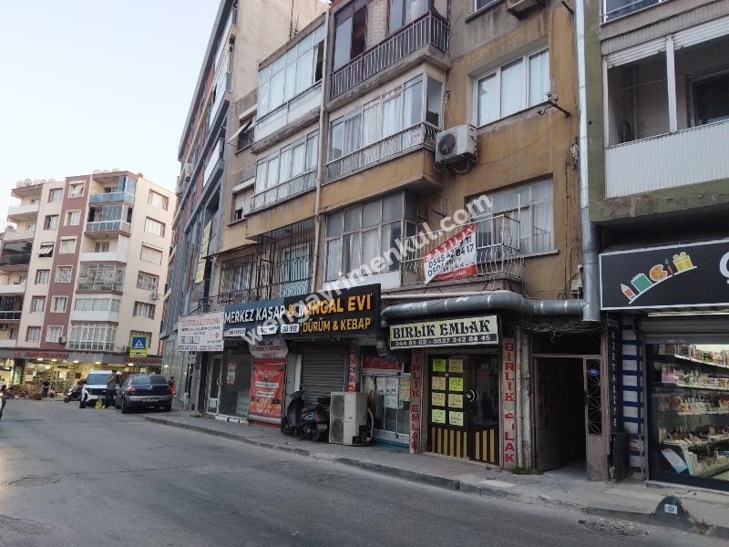 Yeşilyurt Merkezinde Satılık 2 +1 Daire 