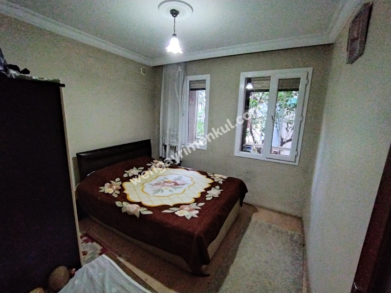 Yeşilyurt Merkezinde Satılık 2 +1 Daire 