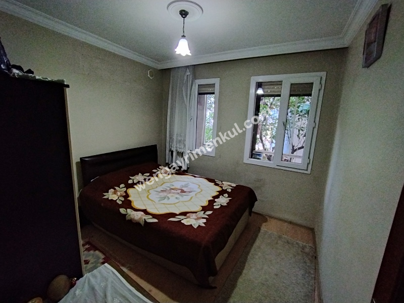 Yeşilyurt Merkezinde Satılık 2 +1 Daire 