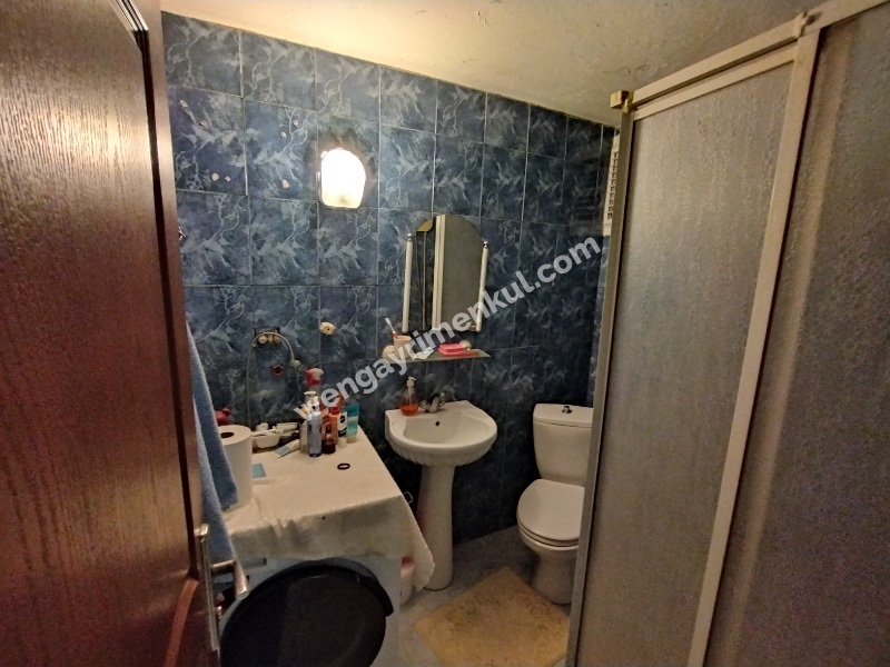 Yeşilyurt Merkezinde Satılık 2 +1 Daire 
