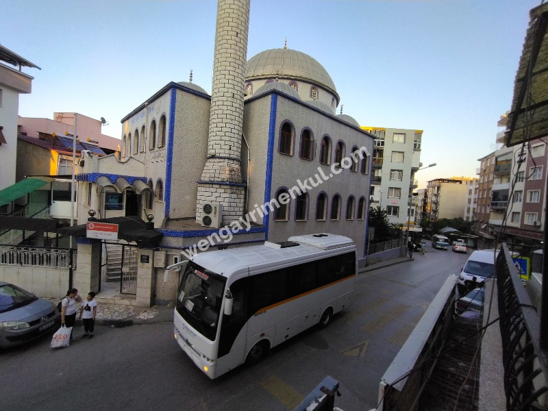Yeşilyurt Merkezinde Satılık 2 +1 Daire 