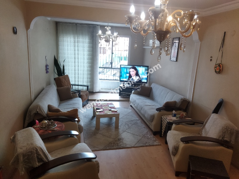 Yeşilyurt Merkezinde Satılık 2 +1 Daire 