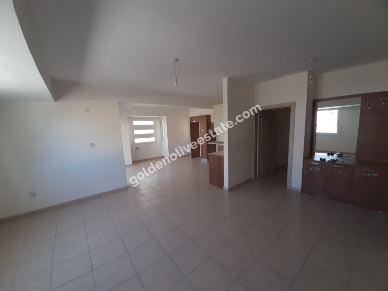 MAĞUSA MERKEZDE SATILIK 3+1 ARAKAT APT. DAİRESİ