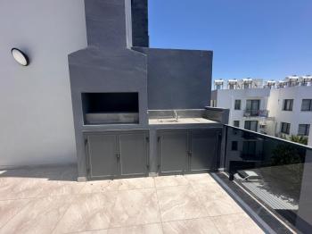 LEFKOŞA GÖNYELİ BÖLGESİNDE SATILIK  YENİ SIFIR TÜRK MALI  PENTHOUSE DAİRE 